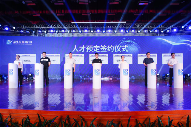 揚言 “整頓職場” 的 00 后，為何深陷 “求職困局”？